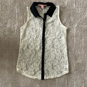 Sleeveless button up shirt